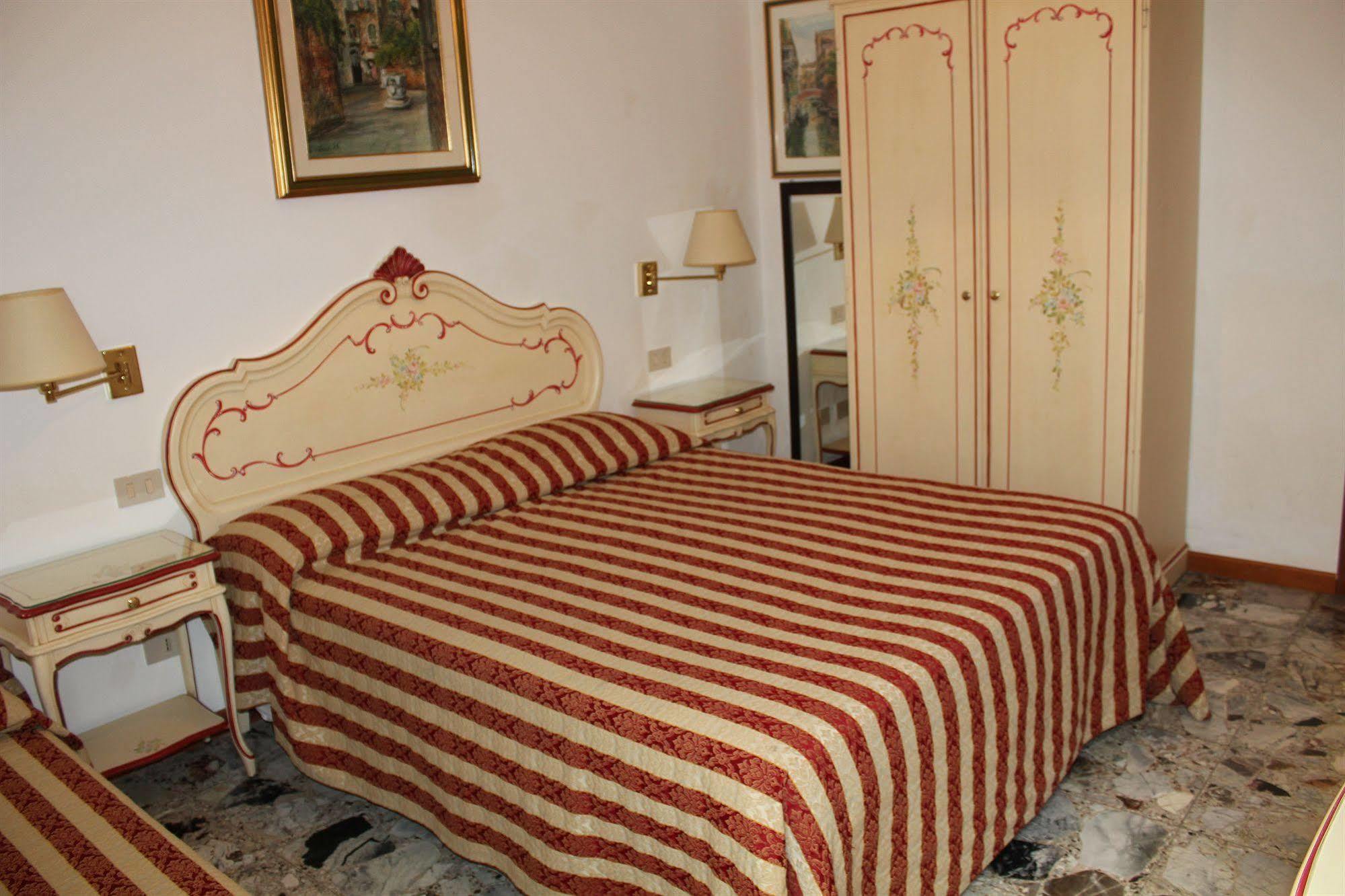 Guesthouse Al Profeta Венеция Экстерьер фото